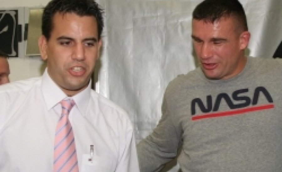 Ifj. Perutek János 30 éves