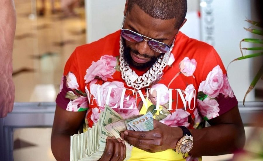 Floyd Mayweather 400 millió angol fontot bokszolt össze