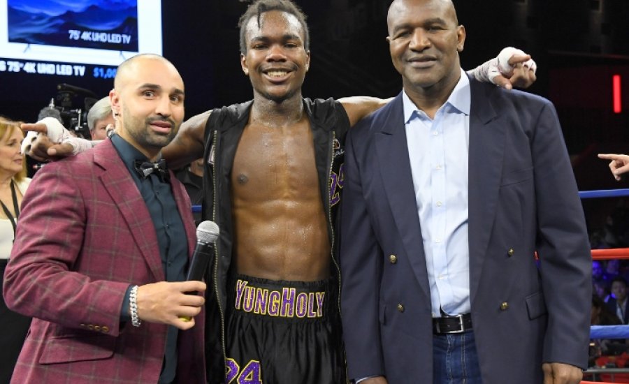 Evan Holyfield megszerezte az 5. profi győzelmét