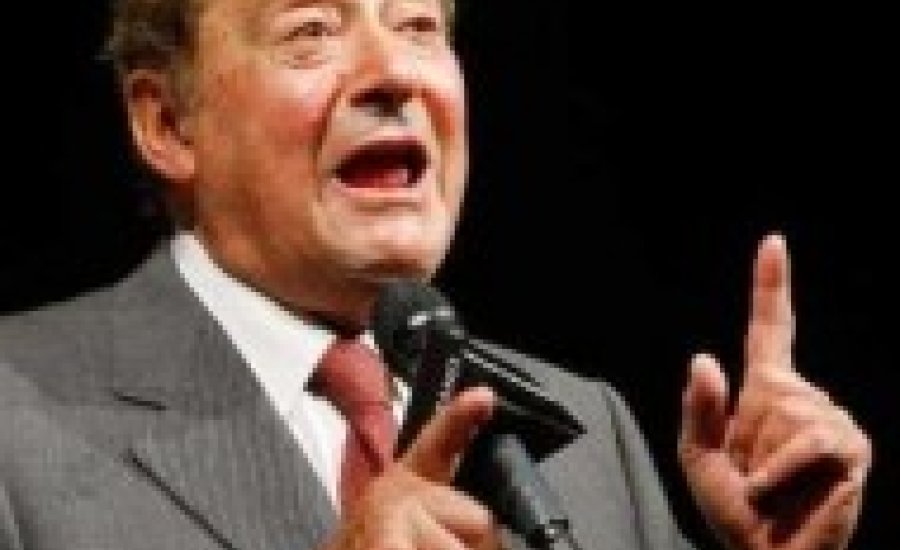 Bob Arum hétvégéig ígéri Pacquiao ellenfelét