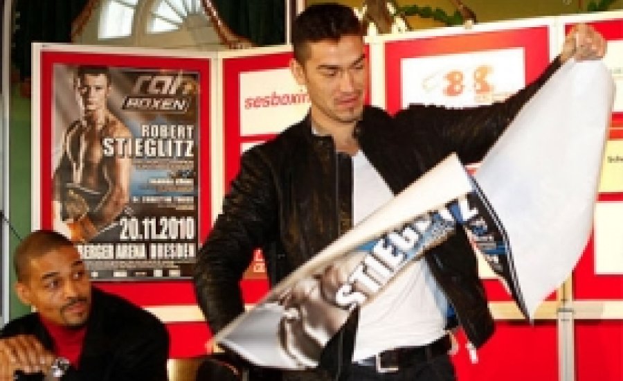 Ornelas megtisztítja a plakátoktól Németországot