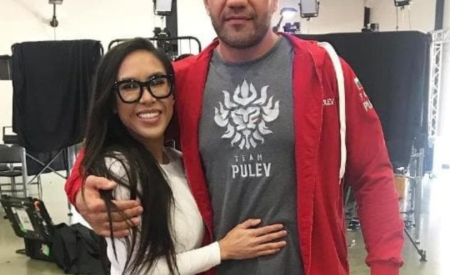 Pulev szerint a riporternő többet is akart egy csóknál