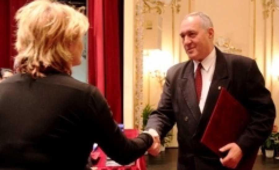 Szakos József kitüntetése