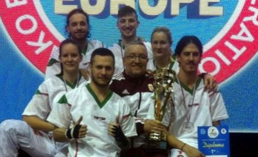 Kick-box Eb tatamin: Arattak a magyarok