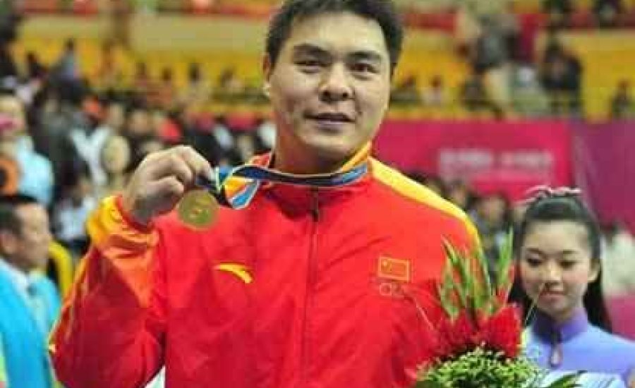 A kínai nehézsúlyú 17 másodperc alatt debütált