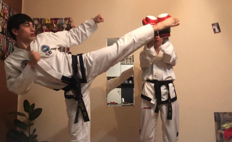 Sikeres volt a rúgásgyorsasági online kick-box verseny