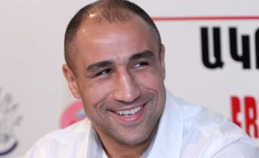 Brit kihívója lesz Abrahamnak