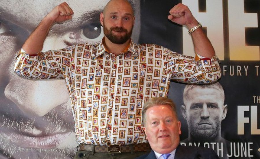 Tyson Fury 100 millió dolláros szerződést írt alá