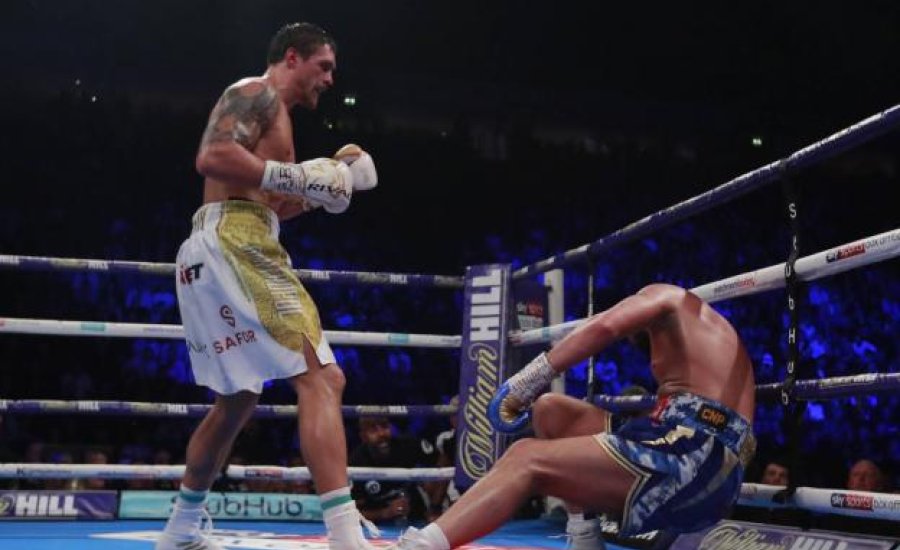 A vitathatatlan világbajnok Oleksandr Usyk kiütötte Tony Bellew-t